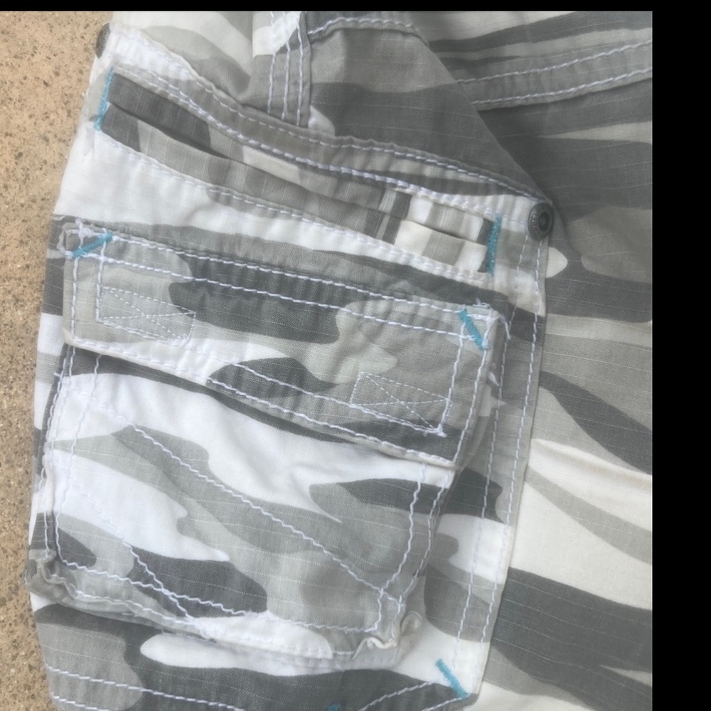 Cabela's Grey Camo Roll up Hiking Cargo Pants Women's Size 14 - Picture 5 of 9